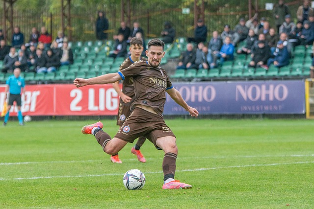 C罗关键进球帮助球队逆转取胜